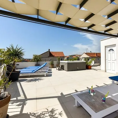 Villa Azzurro With Jacuzzi And Pool Sveti Filip i Jakov