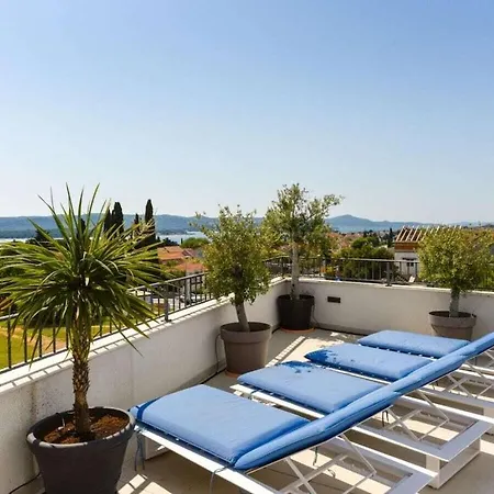 Azzurro With Jacuzzi And Pool Villa Sveti Filip i Jakov