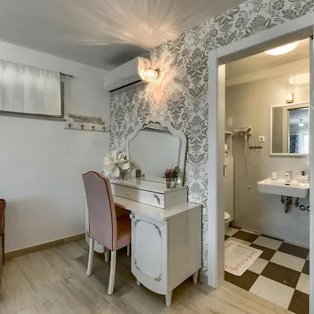 Azzurro With Jacuzzi And Pool *