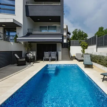 Azzurro With Jacuzzi And Pool