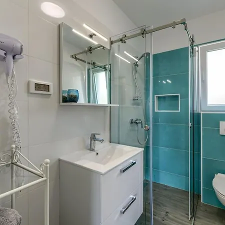 Azzurro With Jacuzzi And Pool Sveti Filip i Jakov