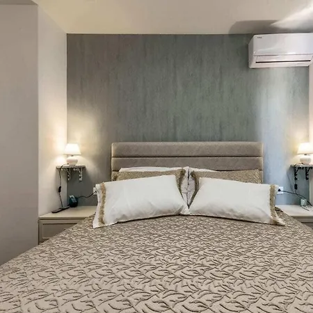 Azzurro With Jacuzzi And Pool *