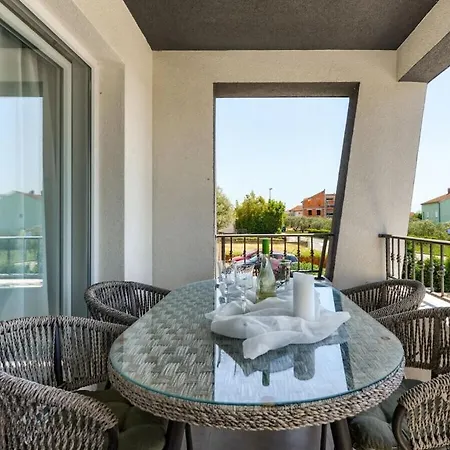 Azzurro With Jacuzzi And Pool