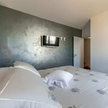 Azzurro With Jacuzzi And Pool *