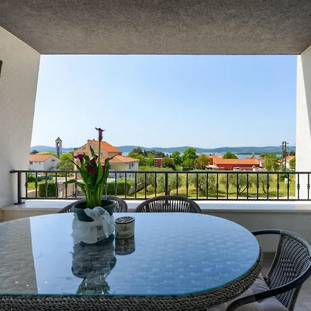 Azzurro With Jacuzzi And Pool Villa *