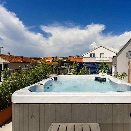 Azzurro With Jacuzzi And Pool Villa Sveti Filip i Jakov